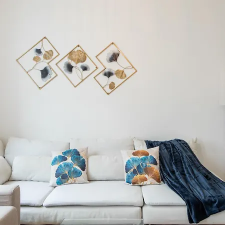 Spacious And Bright 2-bedroom Large Very Close To Paris - Near Metro